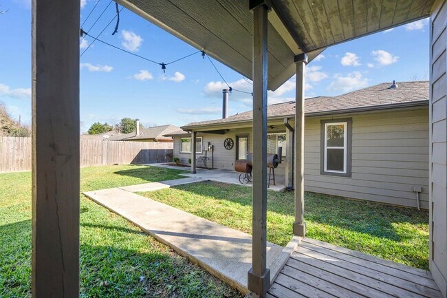 Building Photo - 835 Mayweather Ln