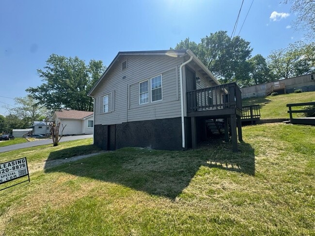 Building Photo - Updated 3BR Home on Half Acre in Kingsport, TN