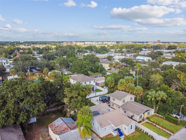 Building Photo - 1913 W Lemon St