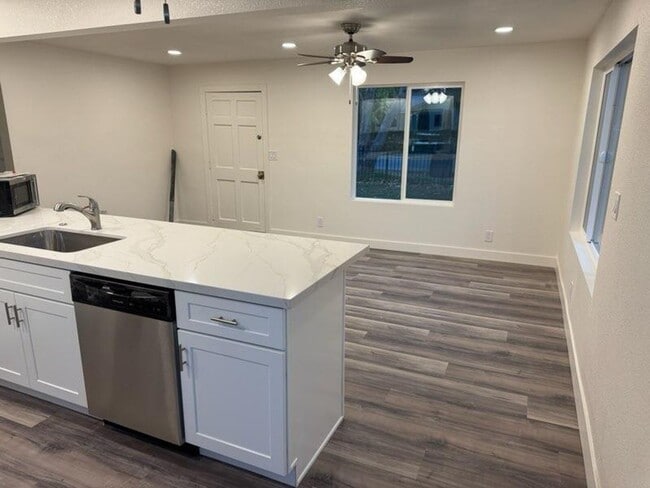 Building Photo - Completely remodeled - 2 Bedroom Home on Corner Lot!