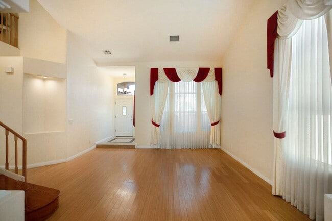 Building Photo - 2120 Waterbury Ln