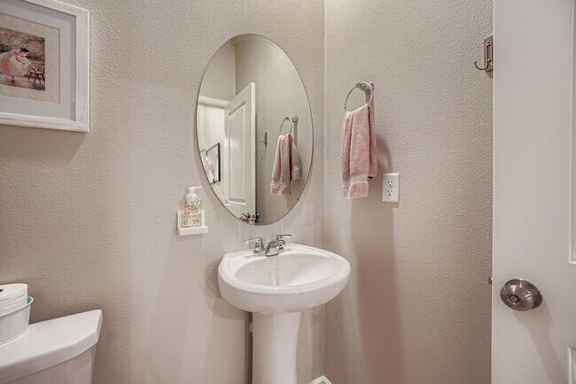 Building Photo - 32668 Steamboat Ln