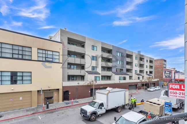 Building Photo - 161 Capp St