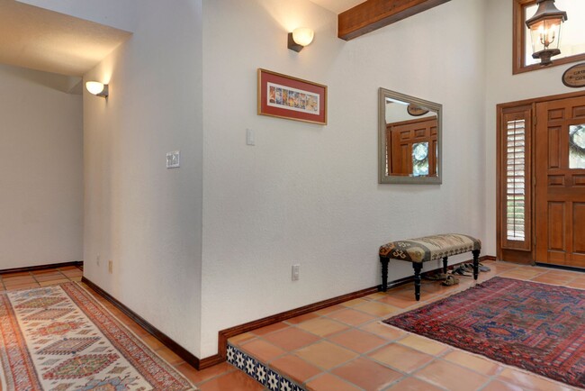 Building Photo - Stunning 4-Bedroom Albuquerque Foothill Ho...