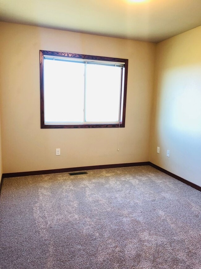 Building Photo - Townhome - Stonebridge Farms