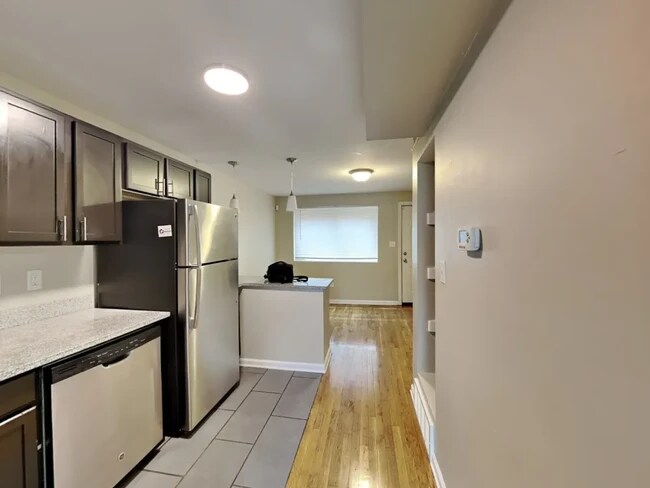 Building Photo - Lantern Square Apartments-B5