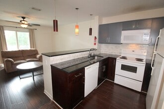 Building Photo - 1342 Hunters Rd