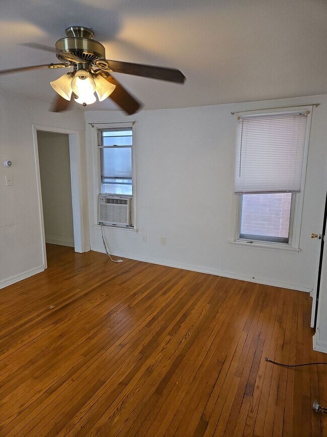 Building Photo - 115 S Potomac St