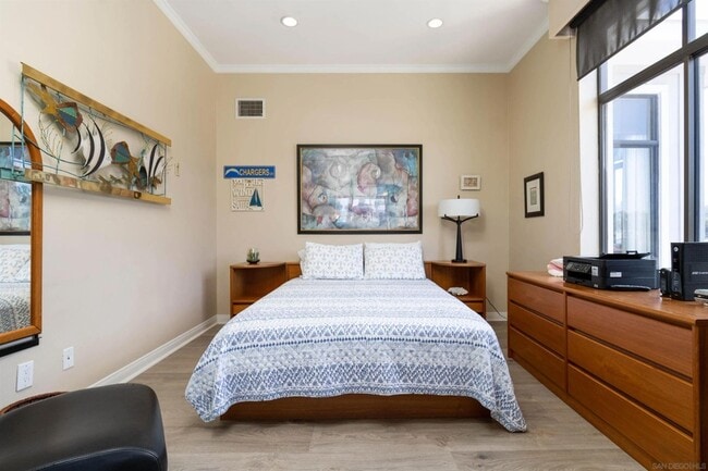 Building Photo - 8110 El Paseo Grande