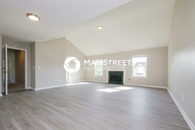 Building Photo - 4 Bedroom Pet-Friendly Home in Atlanta, GA with Main Street Renewal