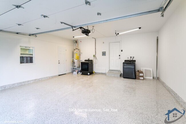 Building Photo - 5968 Sorrel Ave