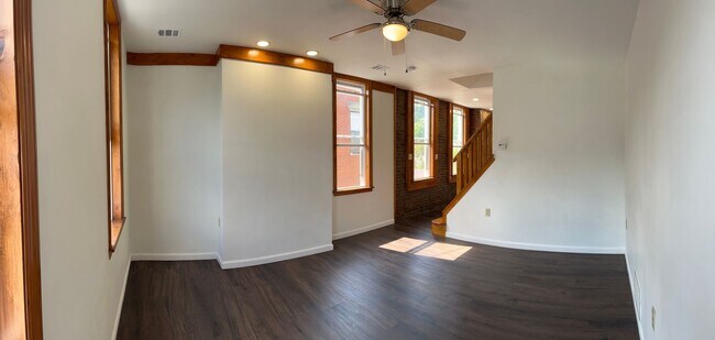 Building Photo - 413 Grant Ave