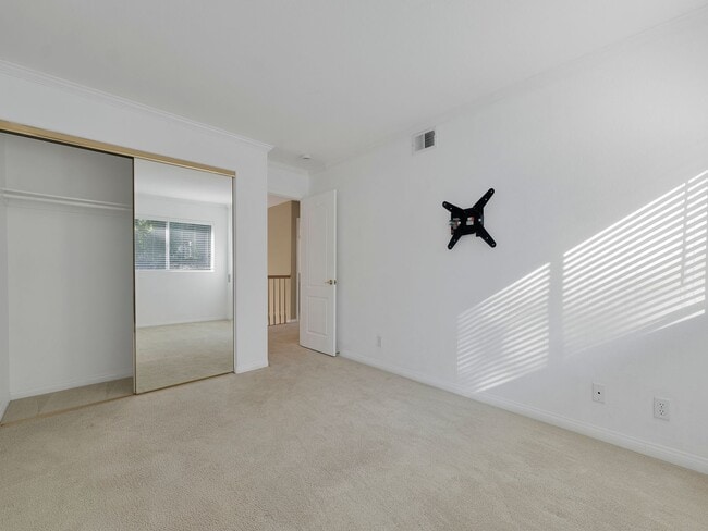 Building Photo - Spacious Newbury Park Rental | Grand Entry, Bonus Room & Covered Patio