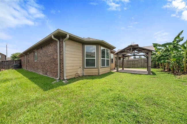Building Photo - 2206 Hidden Meadow Ln