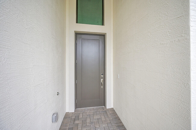 Building Photo - 13917 Vivant Dr