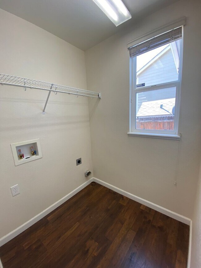 Building Photo - Multi Level Living in Fountain! Private Suite with Kitchenette in Basement! 5 Bedroom in 80817