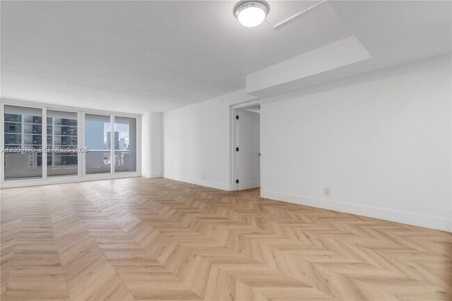 Building Photo - 1717 N Bayshore Dr