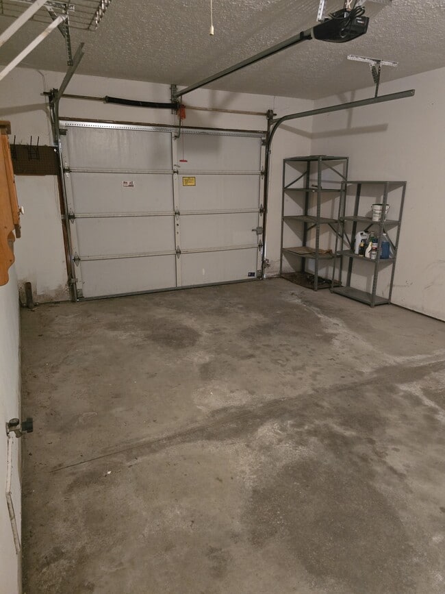 Building Photo - 533 E Main St