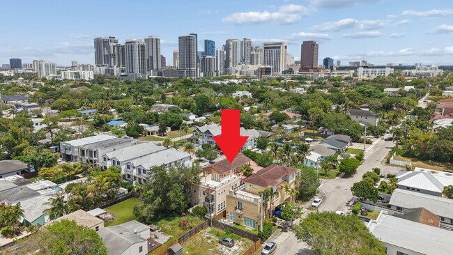 Building Photo - 819 SW 7th Ave