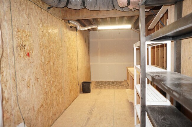 Building Photo - Spectacular SW Liar Hill 3 bedroom Townhouse