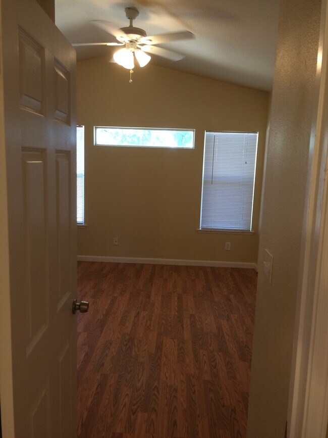 Building Photo - Madera Home for Rent