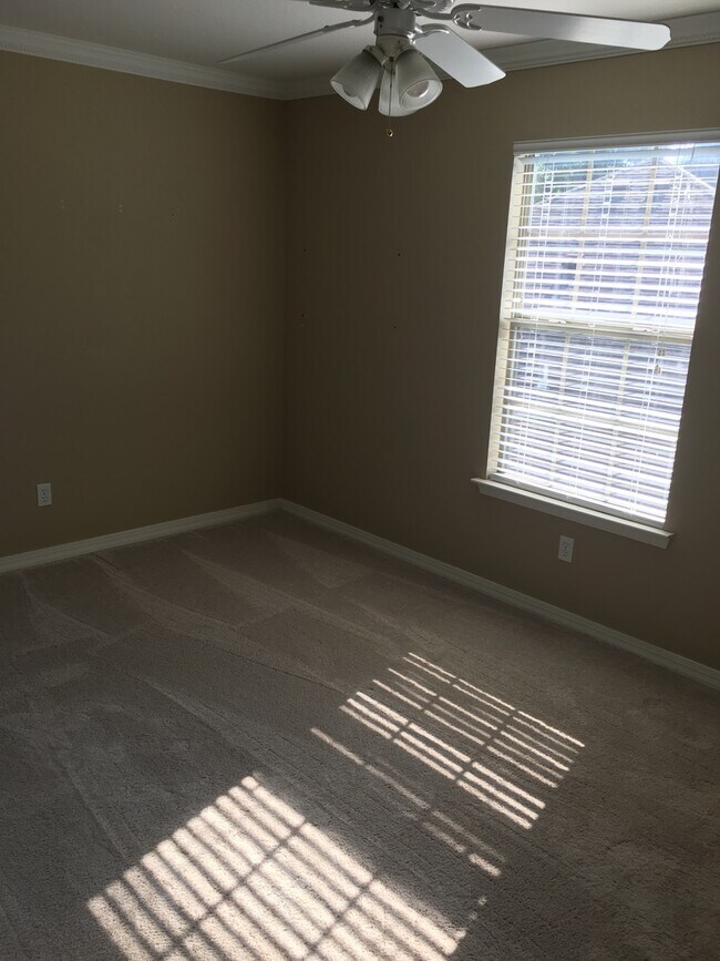 Building Photo - BEAUTIFUL HOME IN GREAT LOCATION!