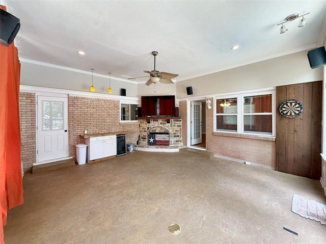 Building Photo - 9580 Dogwood St