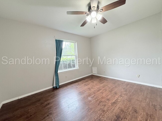 Building Photo - FOR LEASE | East Tulsa | $1,225 Rent