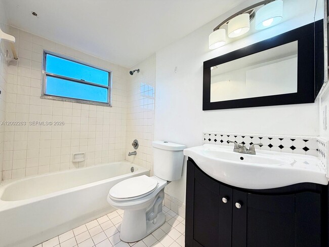 Building Photo - 251 SW 134th Way