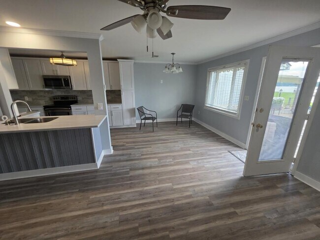 Building Photo - 112 Lake Ridge Dr