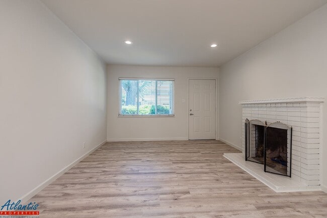 Building Photo - Stylish Home | Remodeled | Desirable Location