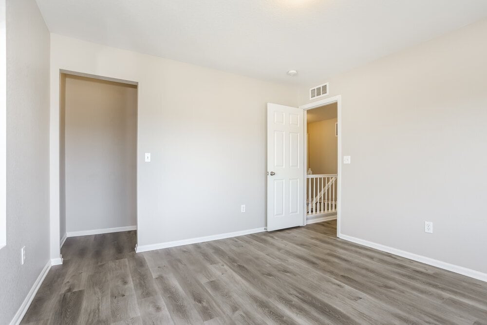 Building Photo - 2235 Coach House Loop