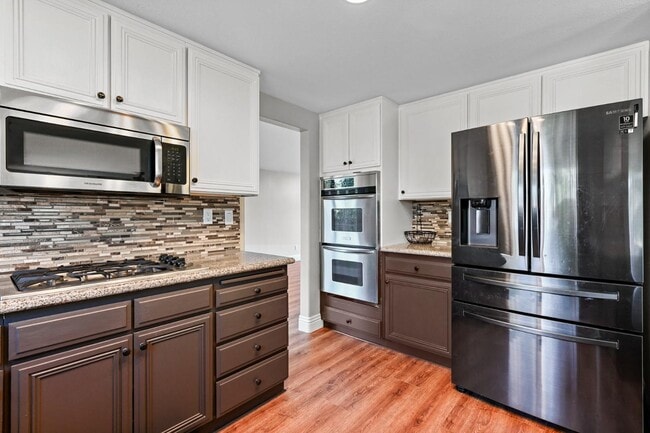 Building Photo - 509 Pacesetter St