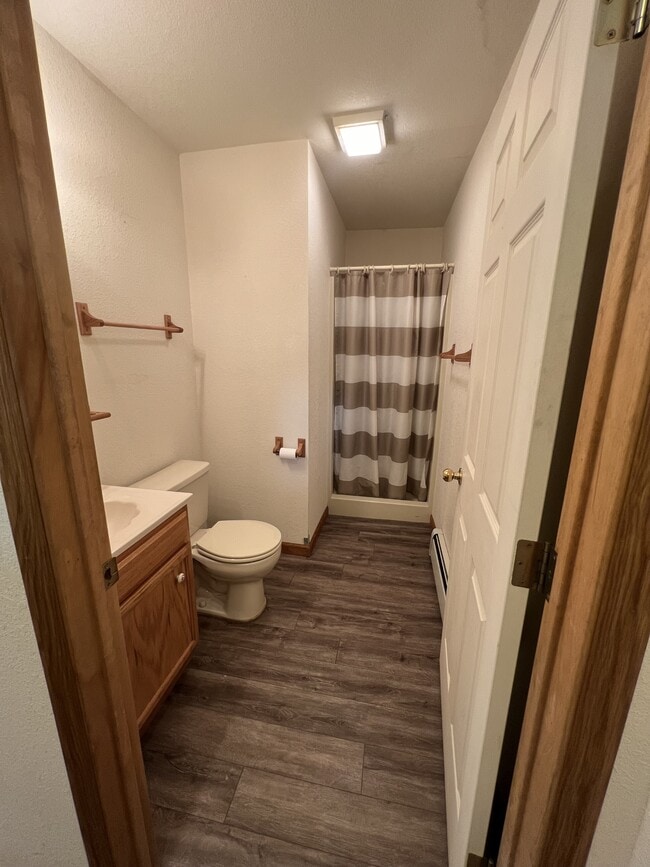 Building Photo - 201 W Geyser St