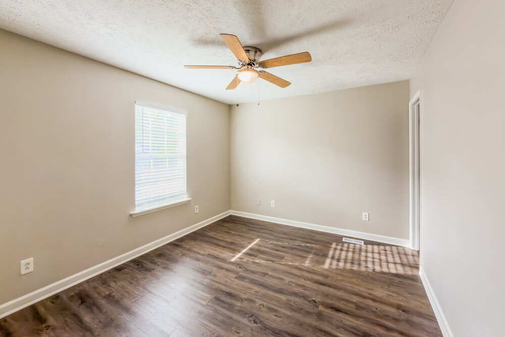 Building Photo - 1435 Tuffnell Dr