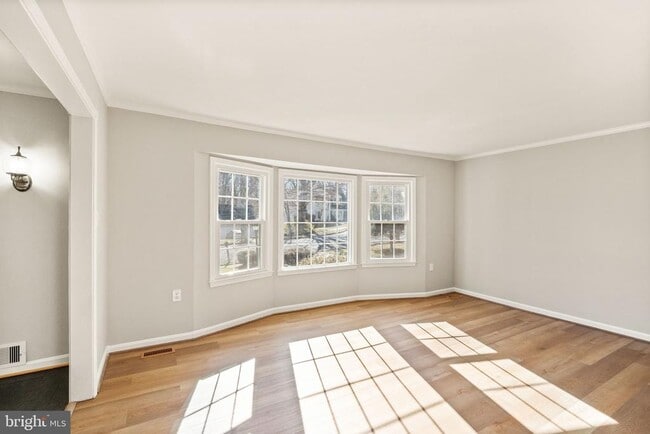 Building Photo - 9356 Birchwood Ct