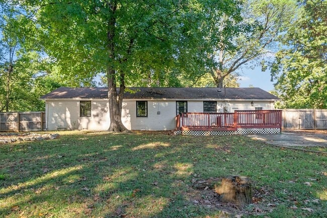 Building Photo - 102 Preston Dr