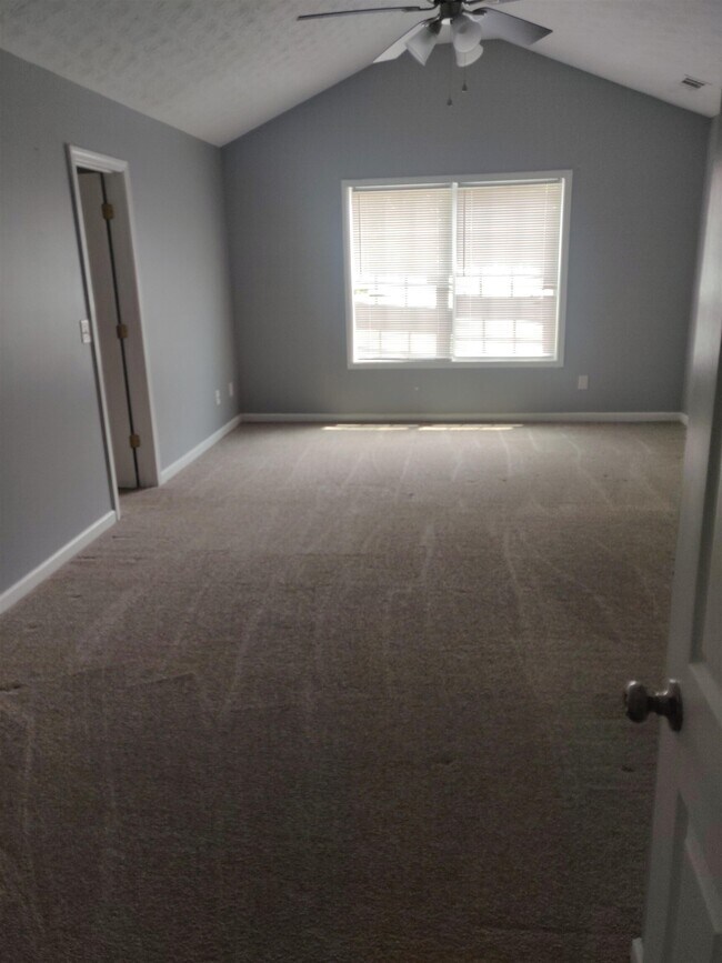 Building Photo - 679 Shadow Lake Dr