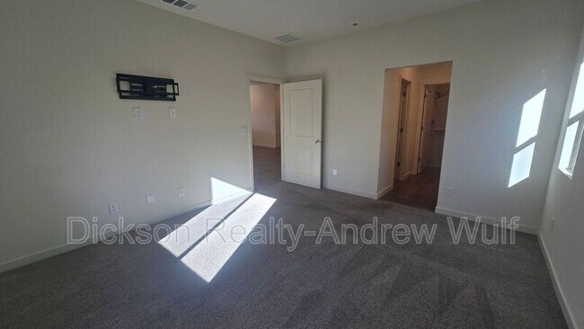 Building Photo - 7571 Grassy Plns Dr
