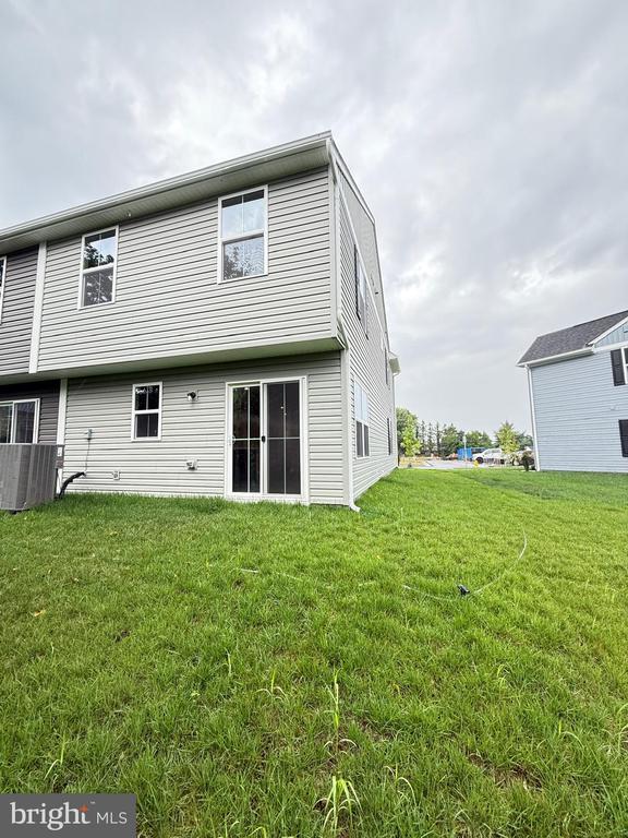 Building Photo - 613 Laurelwood Dr