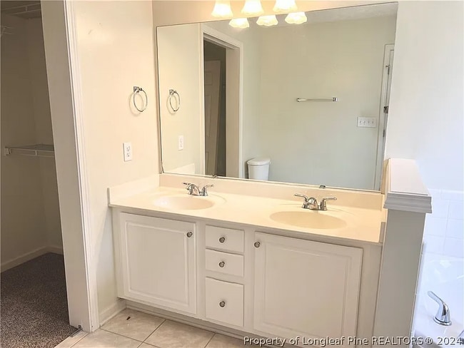 Building Photo - 1841 Balmoral Dr