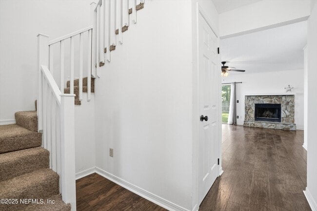 Building Photo - 11365 Tanager Dr S