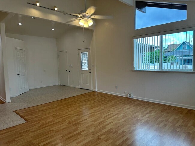 Building Photo - Spacious, 4 bedroom 2 bath single family home in Mililani located on a cul de sac.