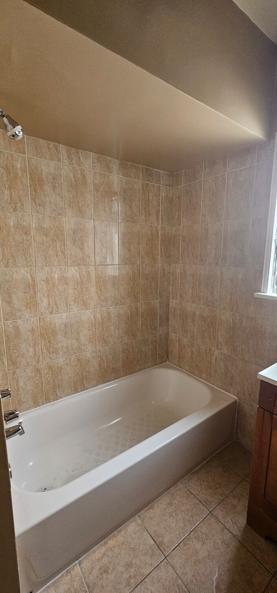 Building Photo - 3212 Live Oak St