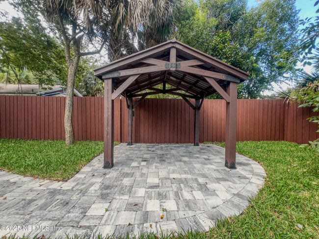 Building Photo - 4325 Appleton Ave