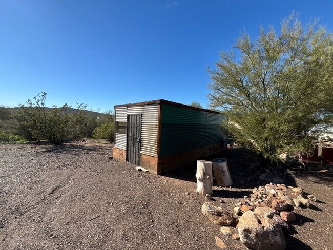 Building Photo - READY TO VIEW NOW! Adorable 3 Bed 2 Bath Home in New River NO HOA