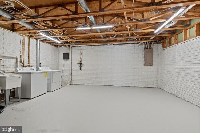 Building Photo - 6096 Majors Ln