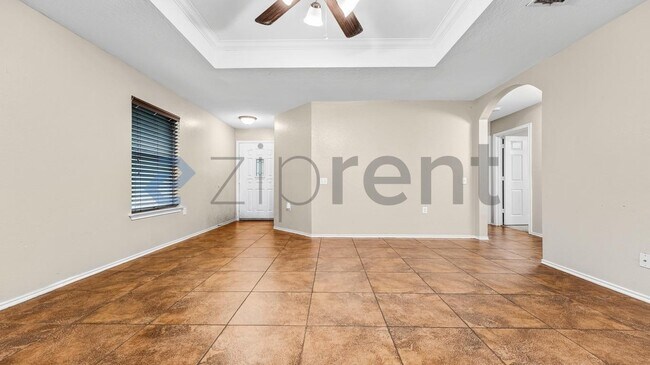Building Photo - Unit