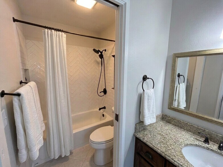 Building Photo - 10554 Andasol Ave