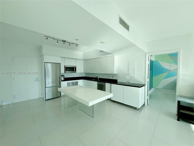 Building Photo - 92 SW 3rd St